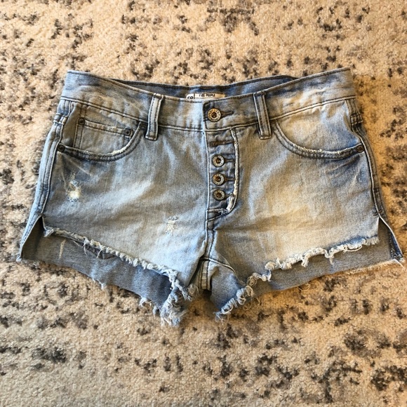 Free People Raw Edge Denim Distressed Cut-off Shorts Size 24 - Picture 2 of 15